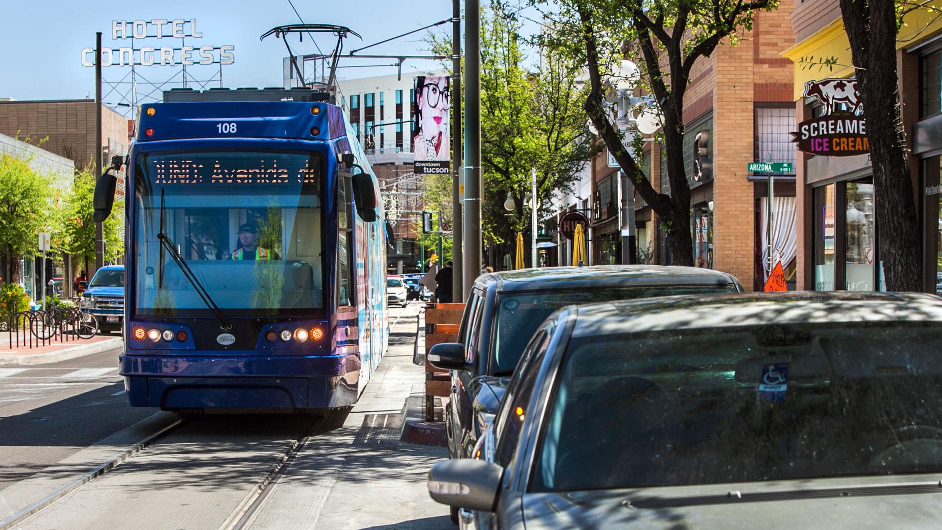 Sun Link streetcar to extend weekend service until 2 a.m.